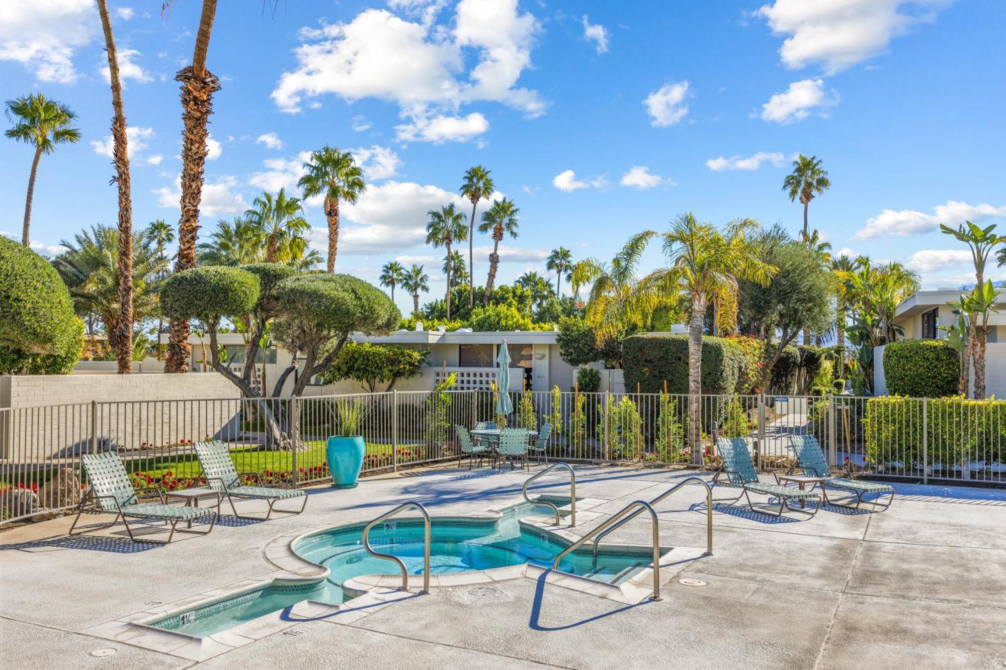 Private Pool & Mountain Views! Apartman Palm Springs Kültér fotó